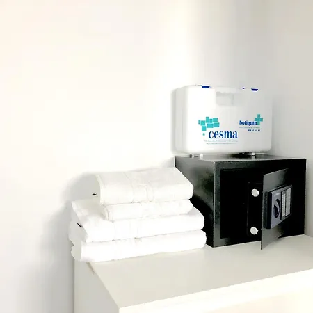 The White Rock Private Access To The Lejlighed Torremolinos